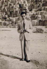 Newby at the Great Pyramid, Giza, May 1946